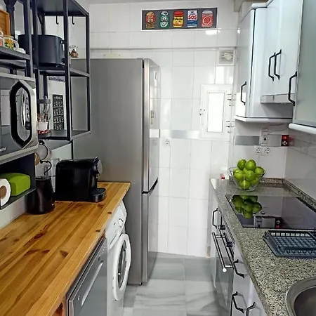 Atico Terraza Torre Tavira 加的斯