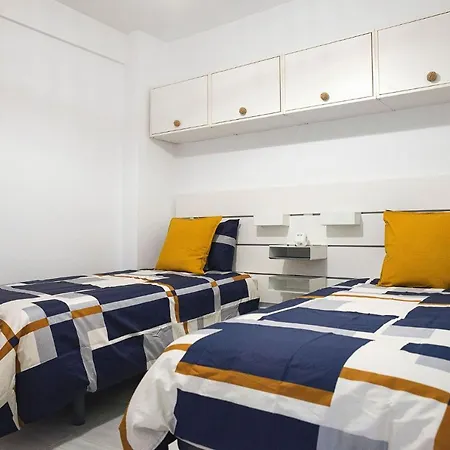 Atico Terraza Torre Tavira 加的斯